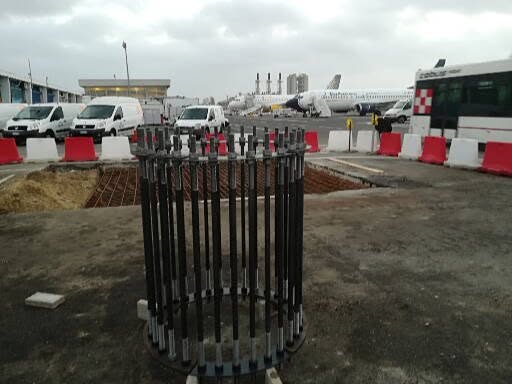 Armatura per la fondazione in cemento armato di una torre faro all'Aeroporto di Fiumicino